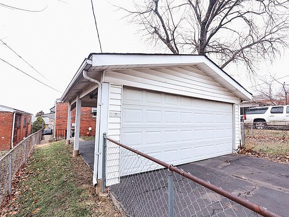 2nd image of 4492 Bessie Ave