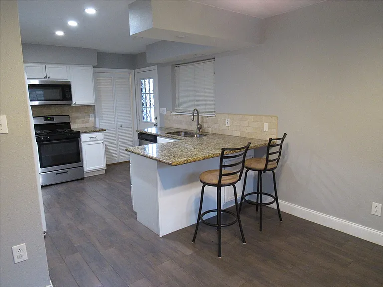 22710 Leedstown Ln — Photo 8