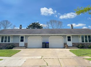 1319 Primrose Ln, Neenah, WI 54956