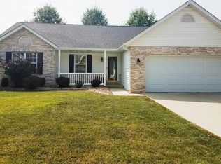 912 Woodland Dr, Maryville, IL 62062