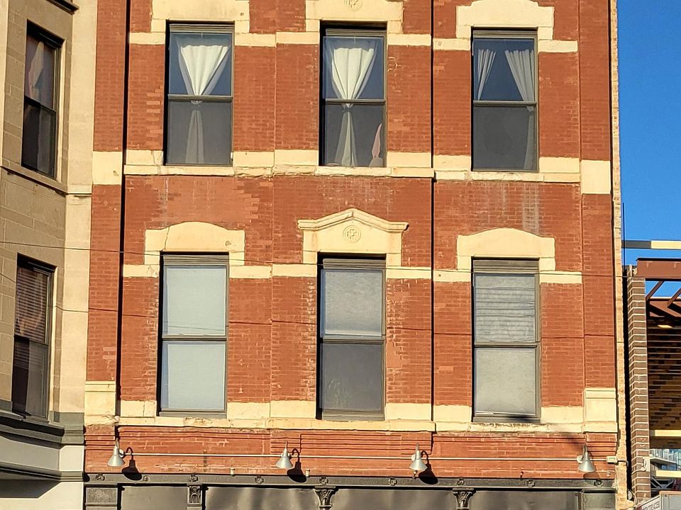 1st image of 701 N Milwaukee Ave