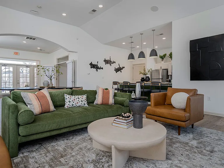 Brookstone Crossing Apartments — Photo 14
