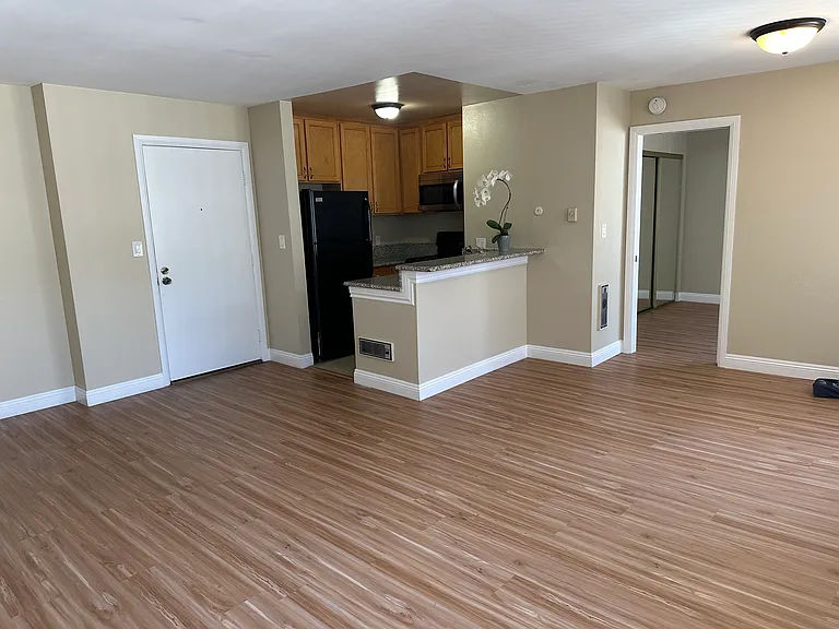220 S La Fayette Park Pl #304 — Photo 5