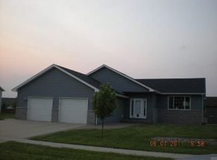 1214 5th St NW, Dodge Center, MN 55927