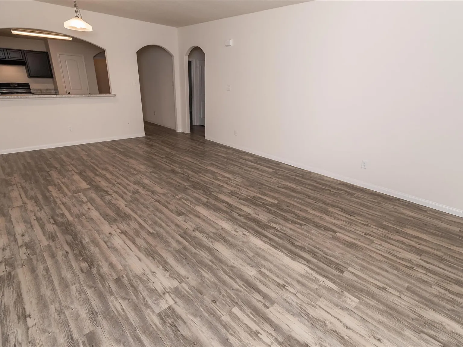4 bed, 2.0 bath, 1589 sqft, $1,875 — Photo 4