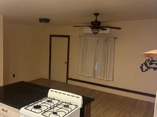 405 N Cloverdale Blvd #B, Cloverdale, CA 95425
