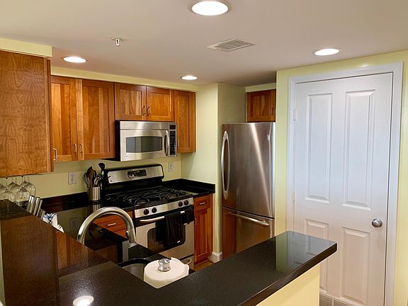 5th image of 1220 N Fillmore St Unit 903