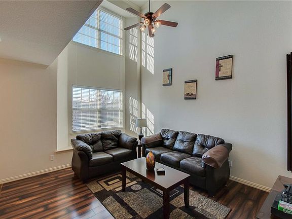 4th image of 3021 Peyton Brook Dr