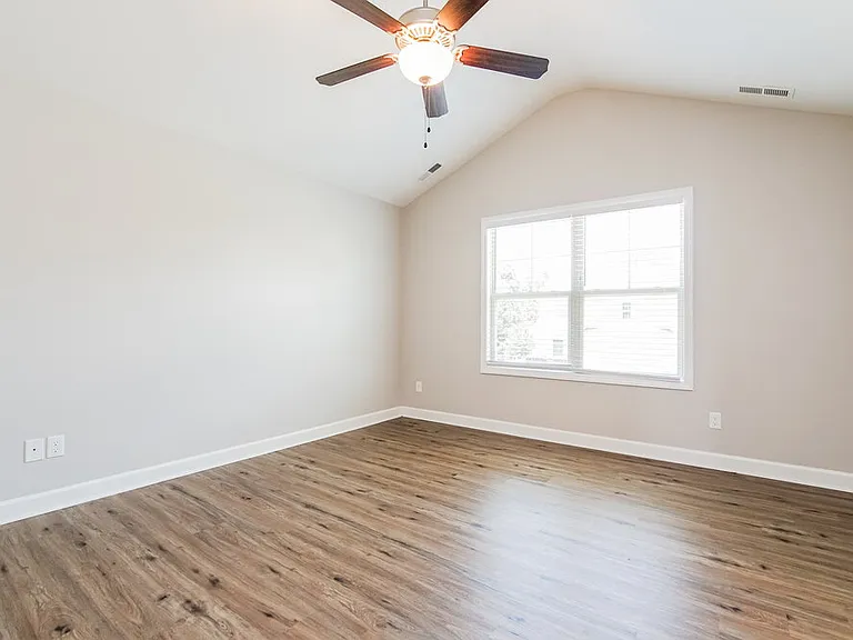 508 McCarthy Dr — Photo 9