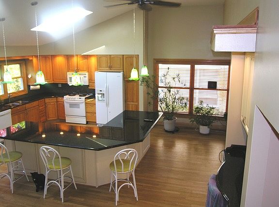 3rd image of 34 N Donald Ave