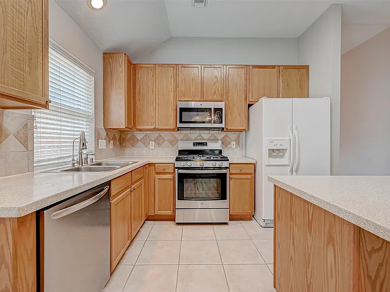 11834 Leaf Oak Dr — Photo 10