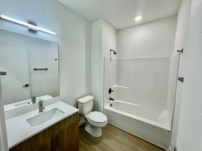 Greenwich Ave Apartments — Photo 5