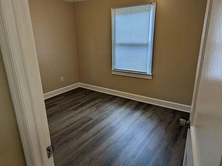 828 Crescent Dr — Photo 8