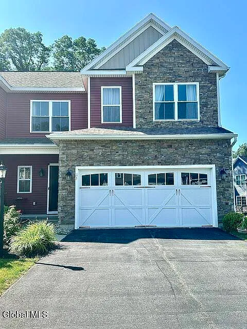 3 bed, 2.5 bath, 1991 sqft, $3,200 — Photo 1