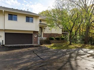 1602 Clemson Dr #B, Eagan, MN 55122