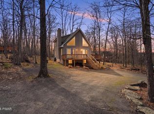 109 Robin Way, Lackawaxen, PA 18435