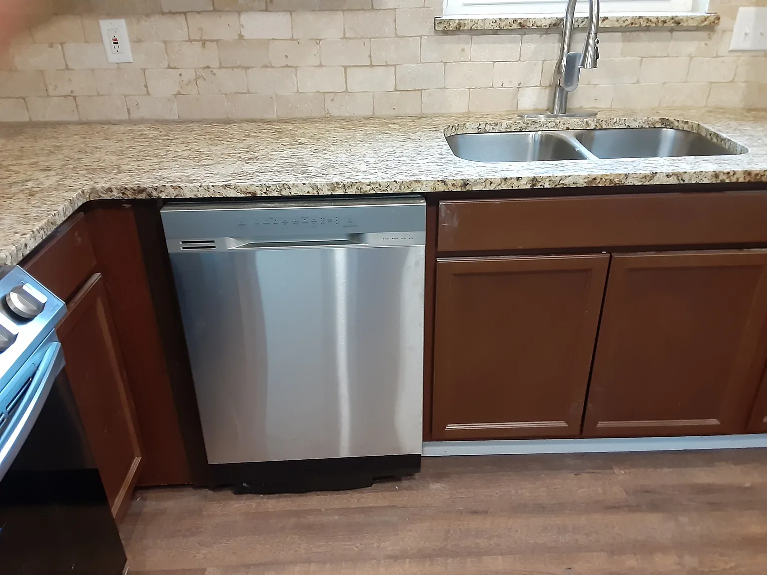 4 bed, 1326 sqft, $1,400 — Photo 2