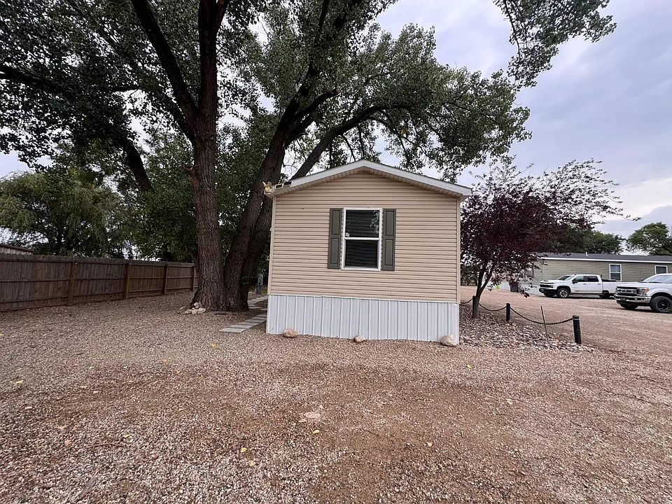 5112 Highway 2 E #3