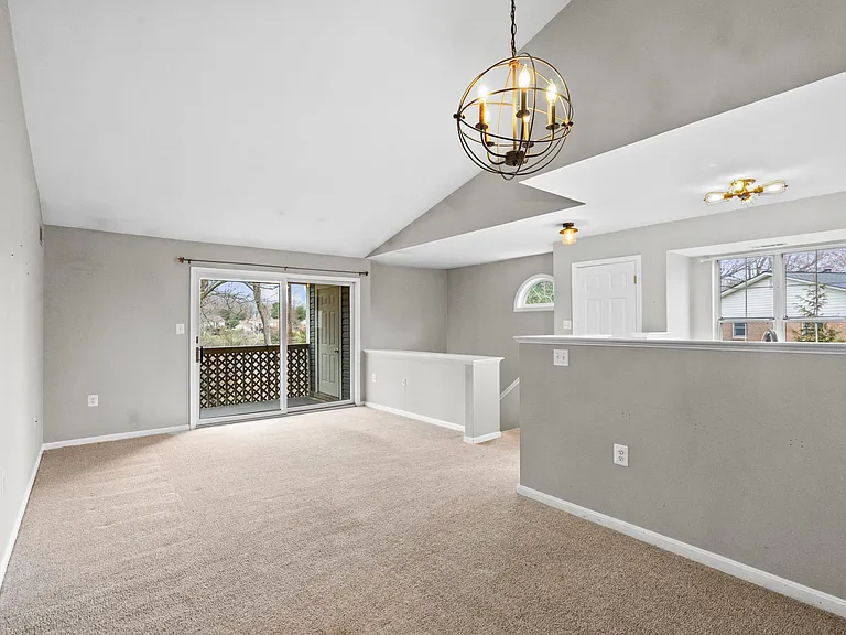 14022 Erie Ct — Photo 8