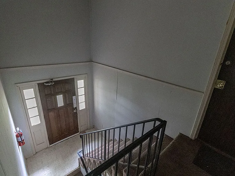 2904 Leeway Dr #B — Photo 2