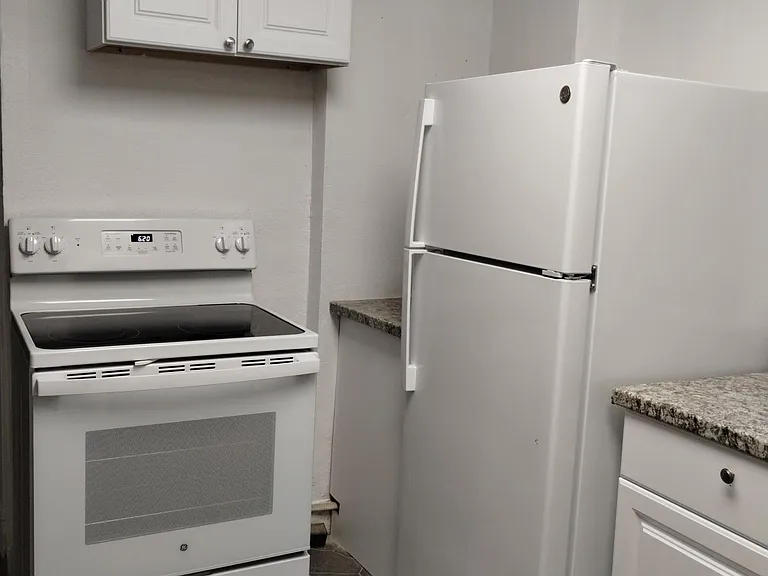 3725 Agnes Ave — Photo 9