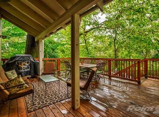 621 Woodside Pl, Saint Louis, MO