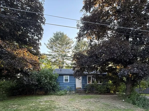 5 Delmar Rd, Medway, MA 02053