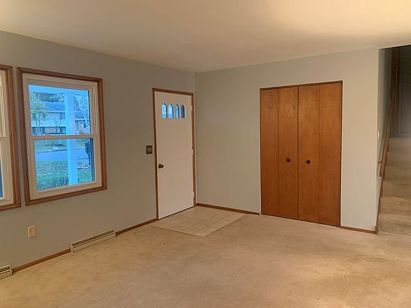 2nd image of 958 Thomas Dr