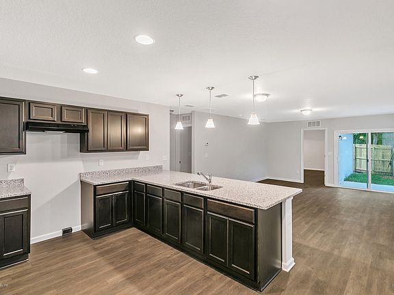 5th image of 7710 Eaton Ave