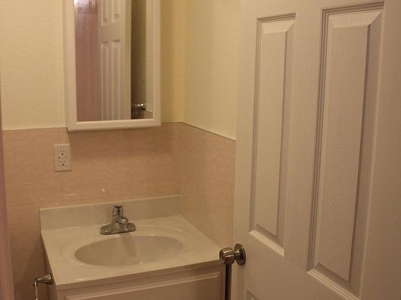3rd image of 180 San Fernando Way