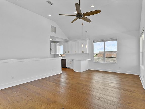 5th image of 4006 Fort Bend Dr