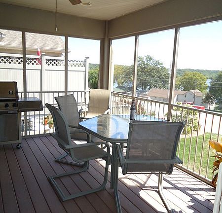 1st floor deck with river view