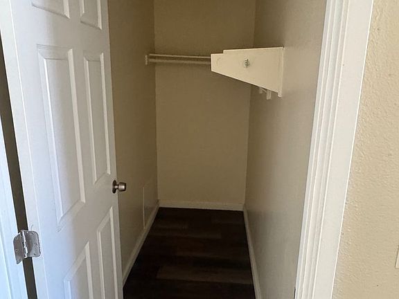 5th image of 5101 Huntington Dr N #206