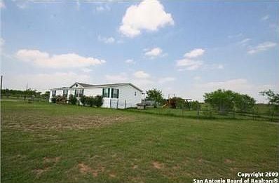 1st image of 636 Hilltop Cir