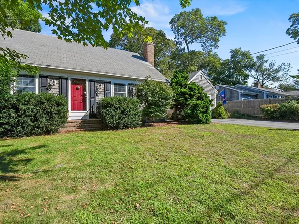 14 School House Rd, Dennis, MA 02670
