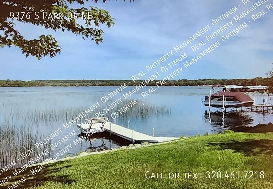 Fall Winter Rental Fully Furnished - 3 Bedroom 1 1/2 Bath Lake Home — Photo 3