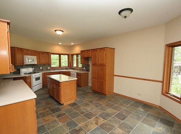 4th image of 5203 Timber Ln