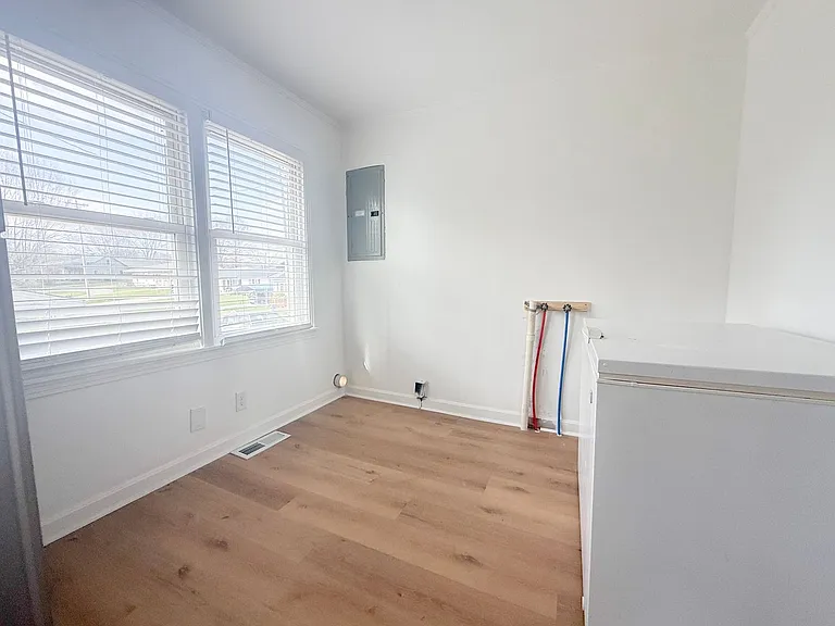 125 Woodland St — Photo 9