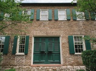 136 Wentworth St #B, Charleston, SC 29401