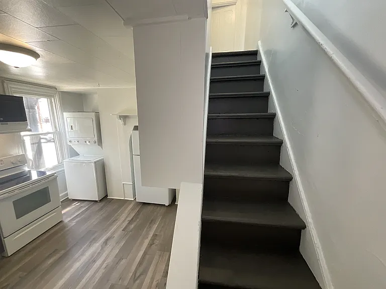 203 W North St — Photo 4