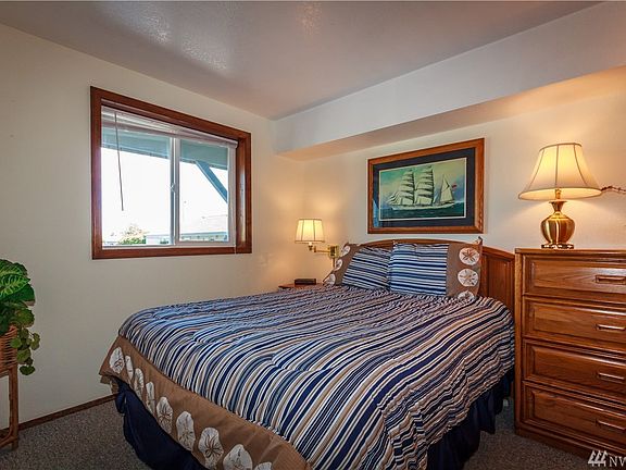 2nd image of 835 Ocean Shores Blvd NW #105