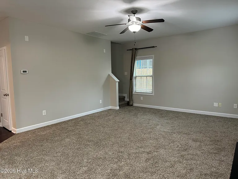 203 Ashton Ct — Photo 12