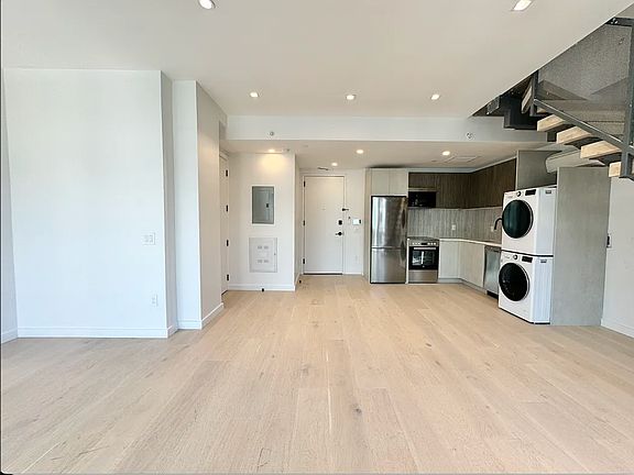 3rd image of 35-23 30th St #6B