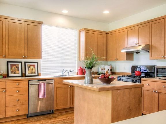 5th image of 22572 SE 12th Pl