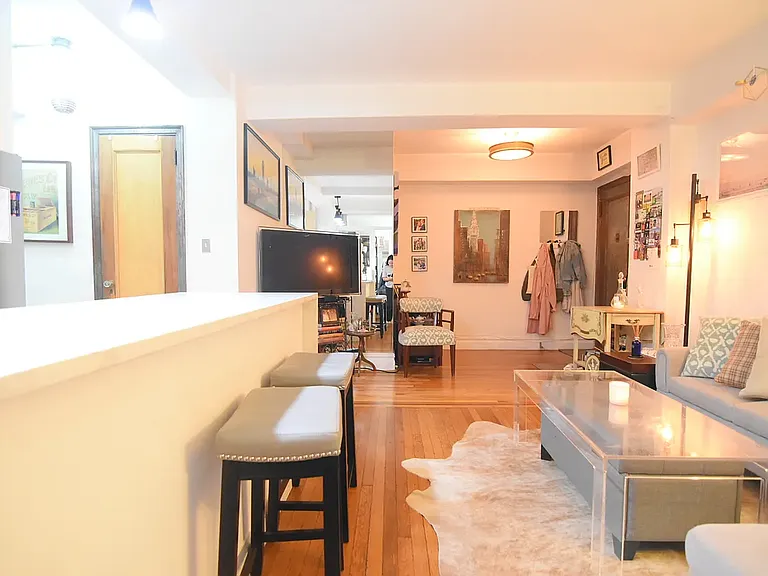 200 W 108th St #3G — Photo 2