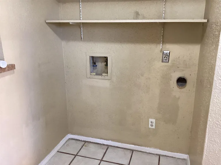 15831 Bazelbriar Ln — Photo 23