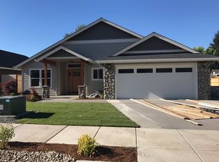 2057 SW Mercury Ln, Grants Pass, OR 97526