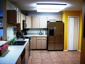 5th image of 7136 Silvermill Dr