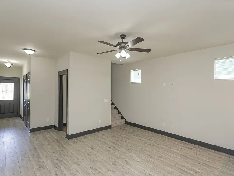140 Shiaway Ct — Photo 2