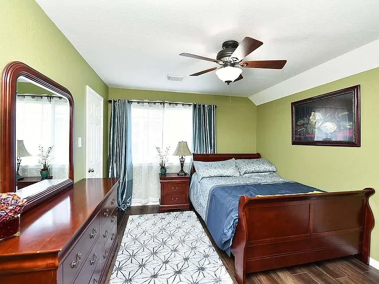 22121 Atwater Canyon Ln — Photo 16